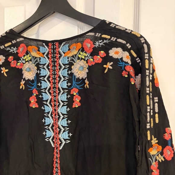Johnny Was Black Embroidered Boho Tunic Top Long Sleeve Size L - Picture 7 of 9
